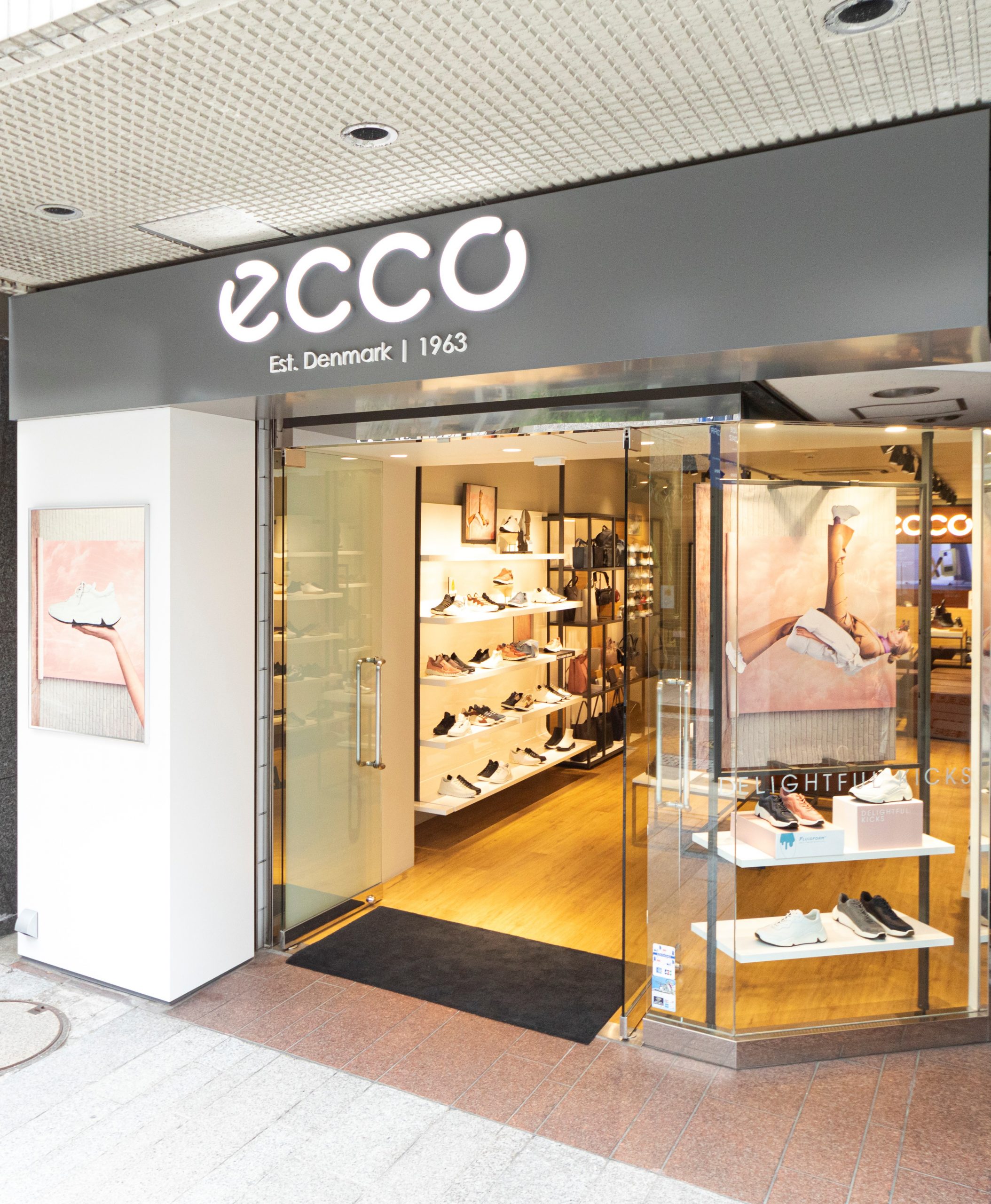 ECCO Yokohama motomachi