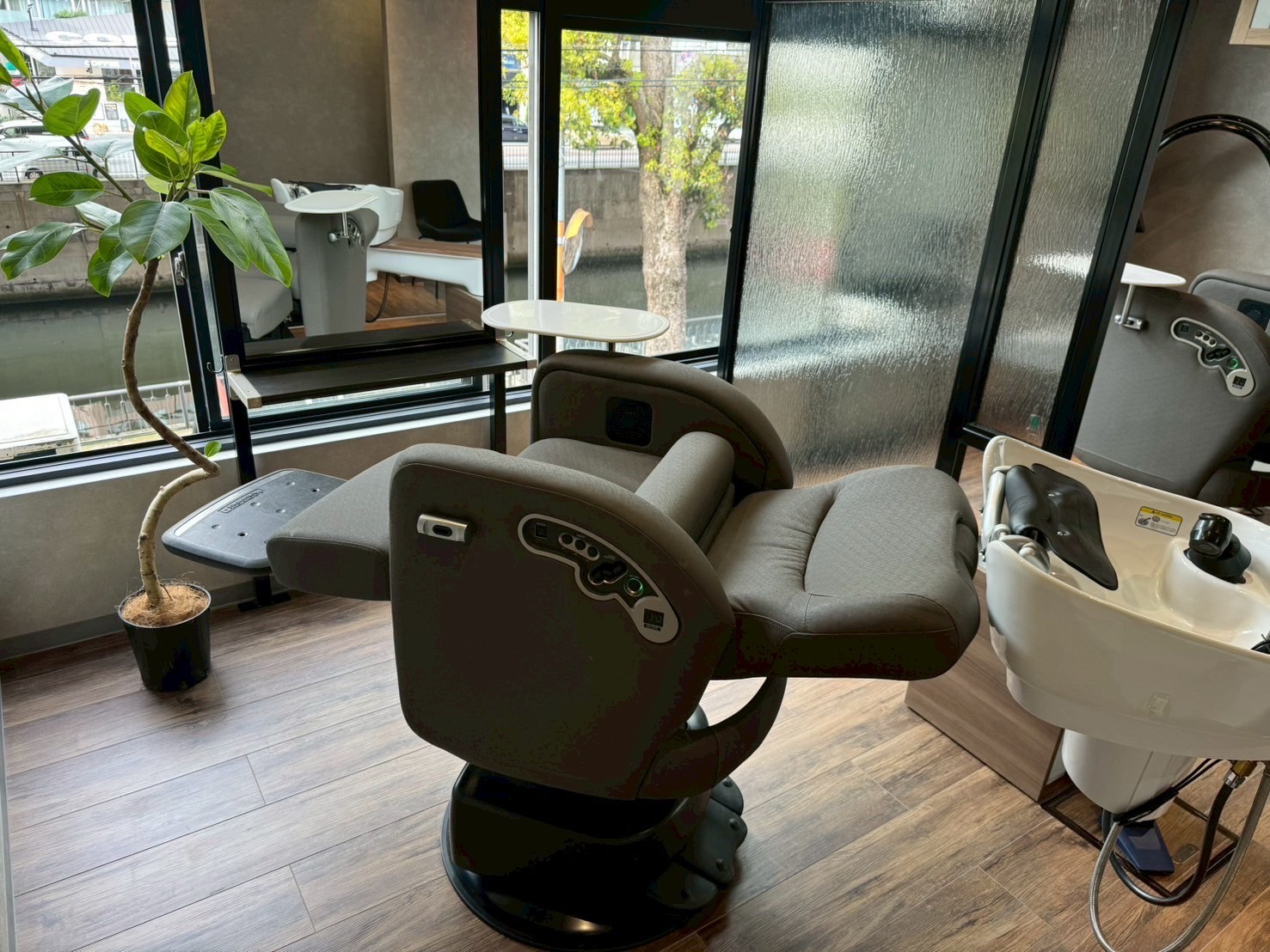 arum hair lounge by em